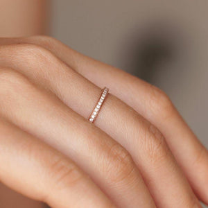 14K Gold High Clarity .58ctw Rundschliff Micro Pave Half Eternity 15 Diamond Ring 2,5 mm Ehering